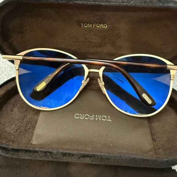 Tom Ford Penelope Sunglasses in Luxe Brown - trending color! 🤎🐻🤎 - Picture 8 of 15